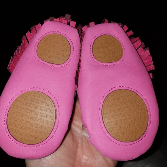Size 4C pink moccasins - Picture 2 of 2